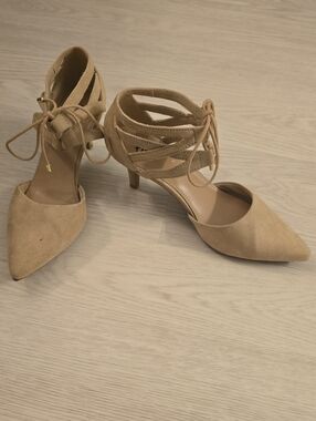 Fioni faux suede ankle-tie pumps.   Size 8